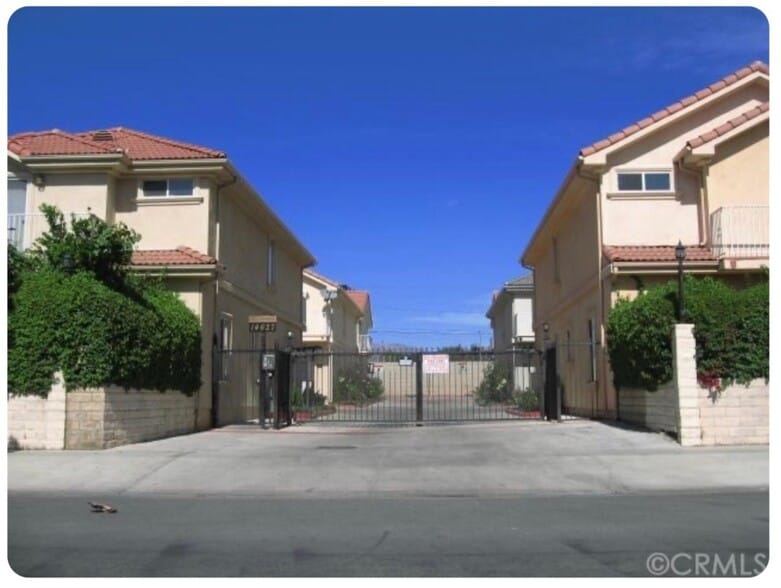 Building Photo - 14627 Gledhill St