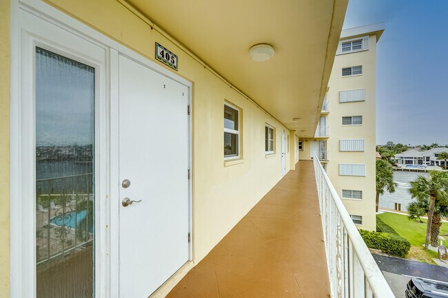 Building Photo - 3114 S Ocean Blvd