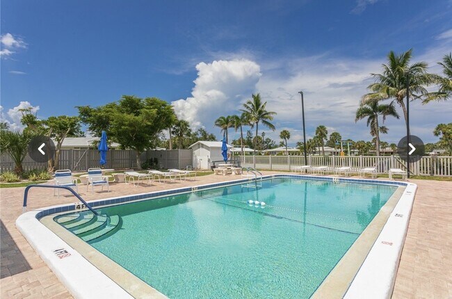 Building Photo - 214 Fair Winds Dr