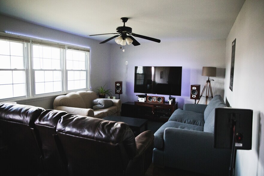 Living Room - 16 Beckwith Road