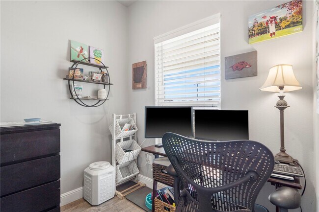 Building Photo - 102 Manfield Ave