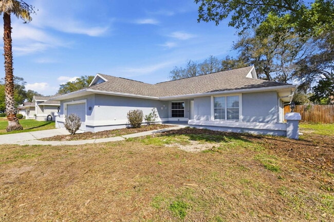 Building Photo - Spacious 3BR/2BA pet friendly home with a fenced backyard and oversized patio