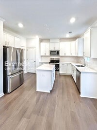 Building Photo - 44 Regal Gdns Ct