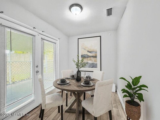 Building Photo - 2026 Burpee Dr