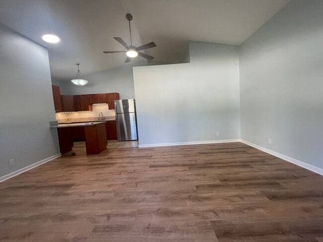 Building Photo - SINGLE LEVEL ONE BEDROOM DUPLEX UNIT IN KAILUA