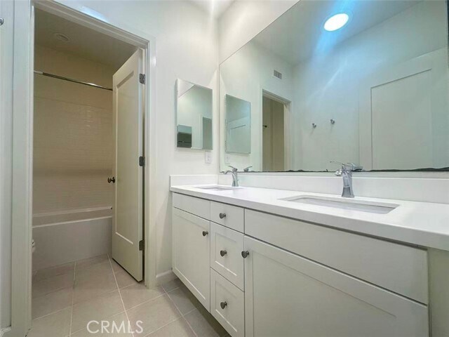 Building Photo - 182 Augustine