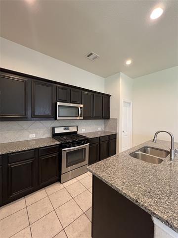 Building Photo - 1700 Emma Pearl Ln