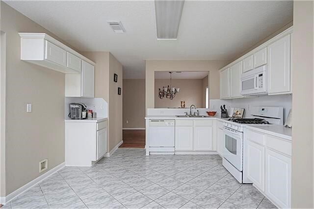 Building Photo - 7210 Greenwood Point Dr