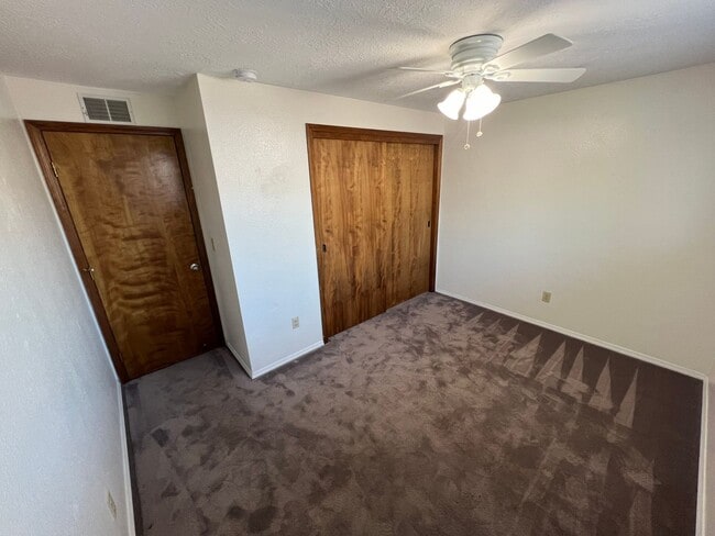 Building Photo - Well Maintained Three Bedroom Home in South Salem with Fenced Backyard