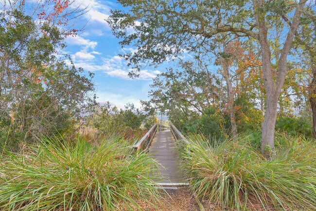 Building Photo - 2231 Vista Cove Rd