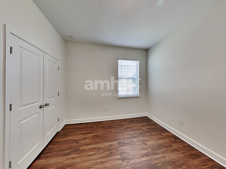 Building Photo - 1131 Walden Pond Dr