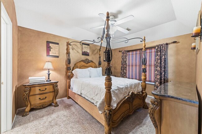 Building Photo - 11823 Canyon Mills Dr
