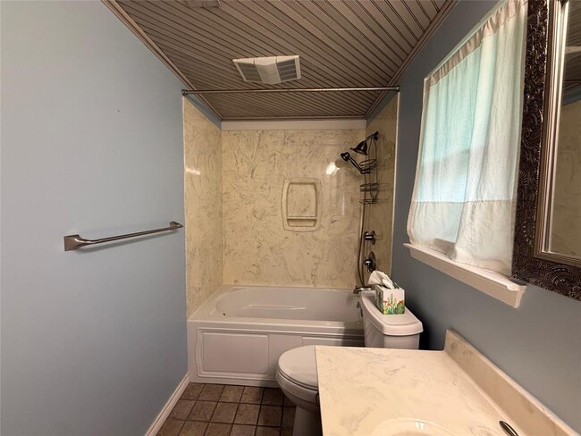 Building Photo - 3408 Ambleside Dr