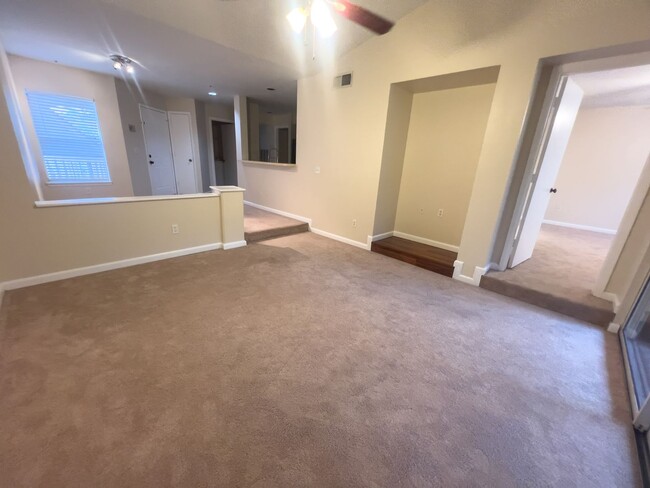 Building Photo - SABLE WALK RENTAL MOVE IN NOW!Spacious 2X2...