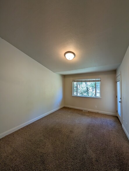 Building Photo - 286 La Valle Strada