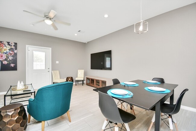 Building Photo - 3019 Elysian St