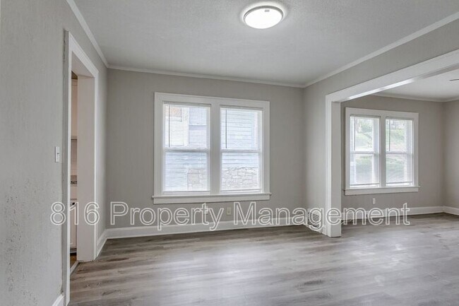 Primary Photo - 3541 Mersington Ave