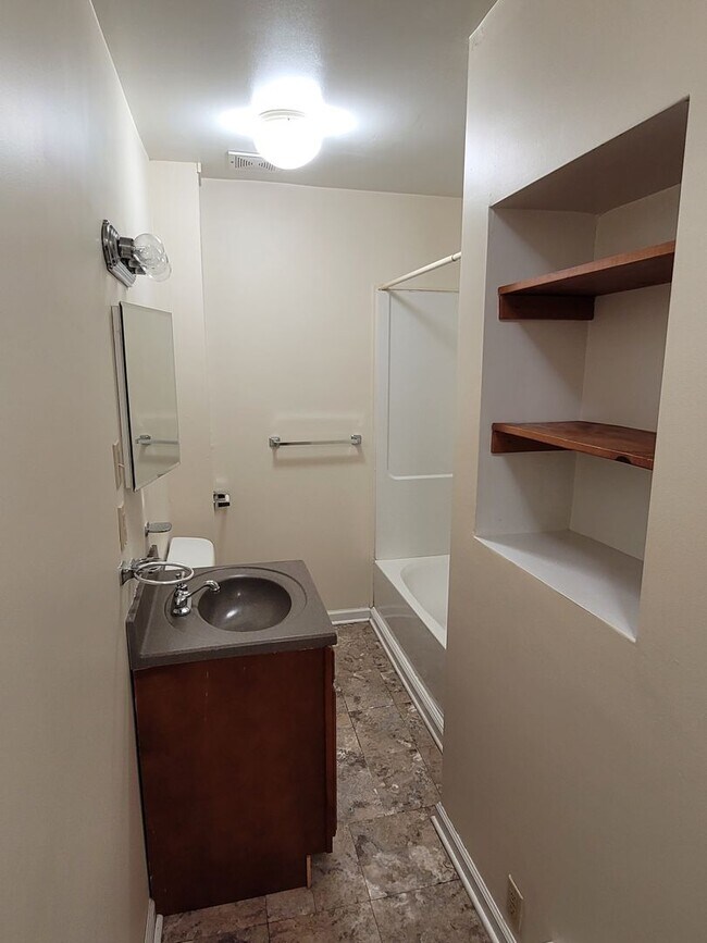 Building Photo - wmai302