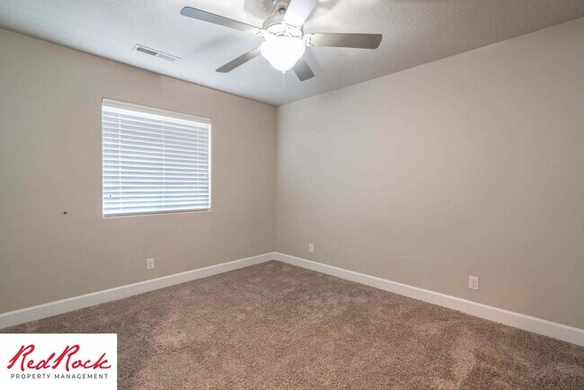 Building Photo - 4 Bedroom Home Near Golf Courses In St. George