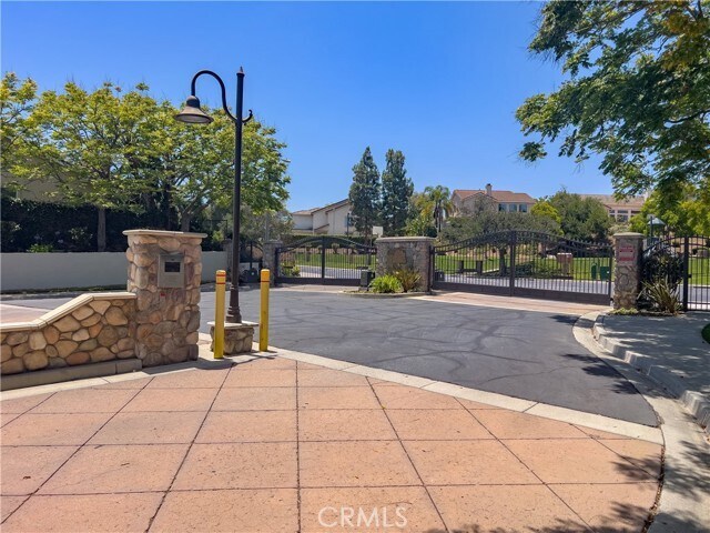 Building Photo - 1699 Ramona Dr