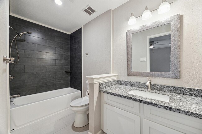 Building Photo - 1428 Silverpines Rd