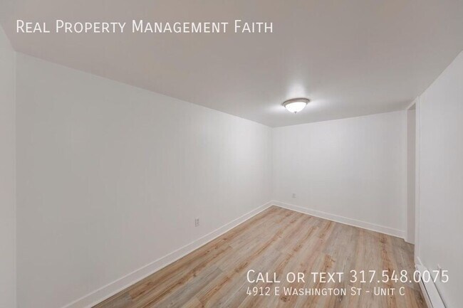 Building Photo - 4912 E Washington St