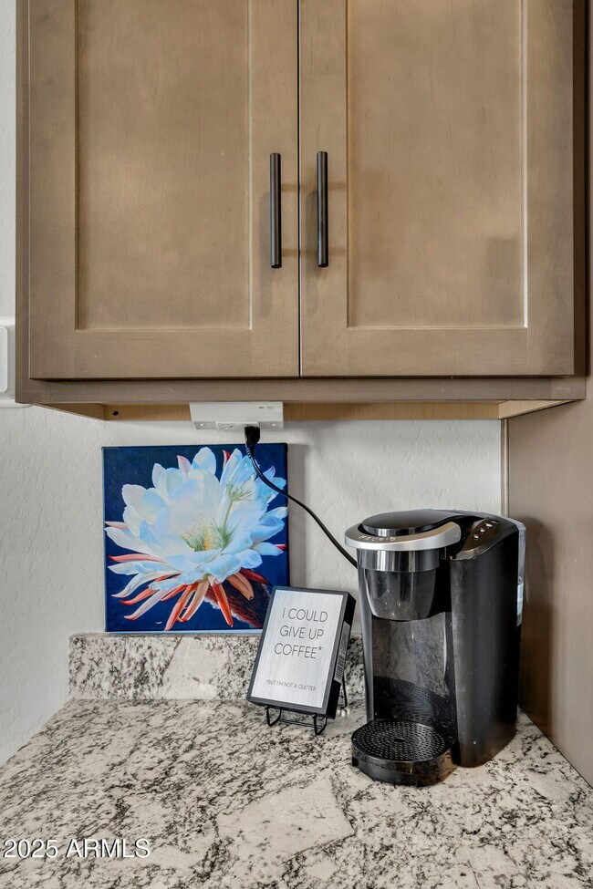 Building Photo - 866 W Flatiron Trl