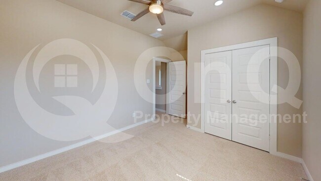Building Photo - 714 Melody Hl Dr