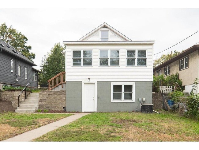 Building Photo - 1132 Farrington St