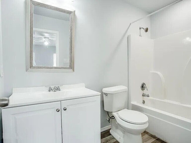 Building Photo - 5516 Jarvis St