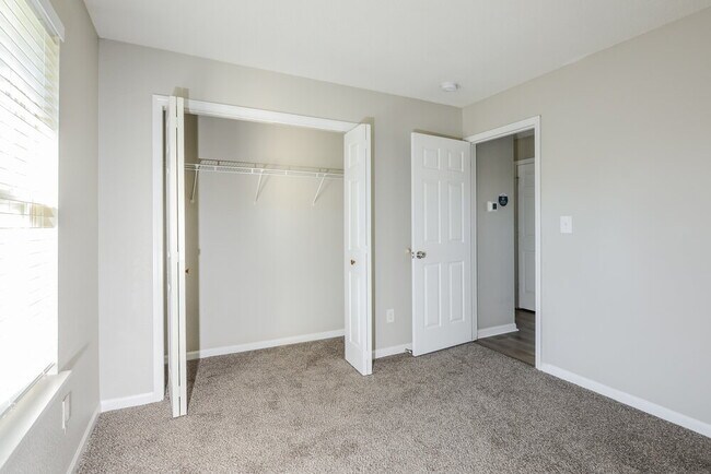 Building Photo - 791 Helm Dr
