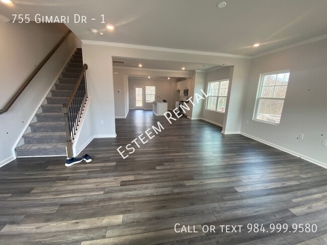 Building Photo - 755 Gimari Dr