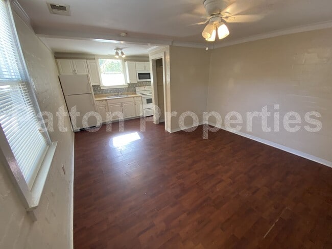 Building Photo - Edgewood Home