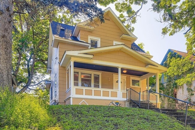 Building Photo - 3014 N Humboldt Ave