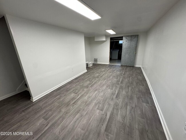 Building Photo - 156 Primrose Ln