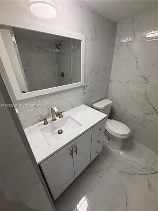 Building Photo - 5700 Collins Ave