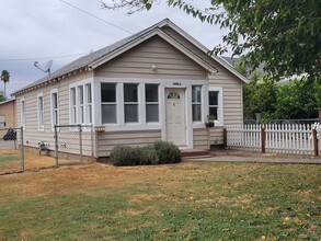 Building Photo - 1596 Adams Rd
