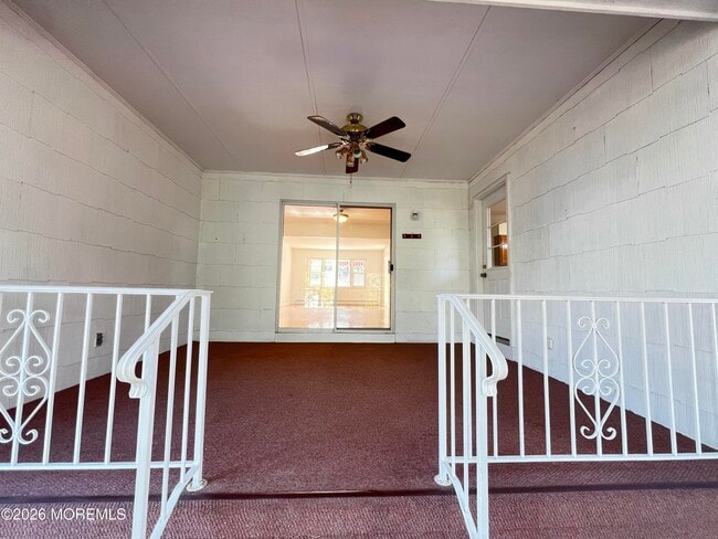 Building Photo - 9 Westport Dr