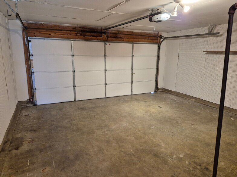 Building Photo - 3333 Trafalgar Ct