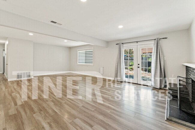 Building Photo - 2771 Wissemann Dr