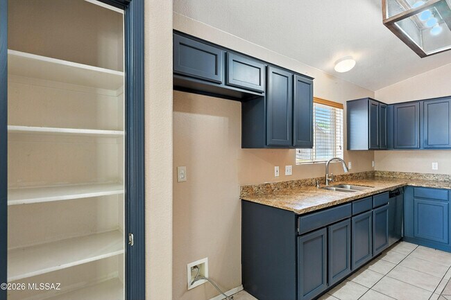 Building Photo - 7997 E Snakeroot Dr