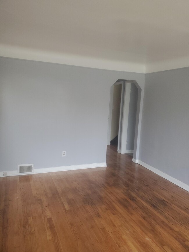 Building Photo - 12840 Grandmont Ave