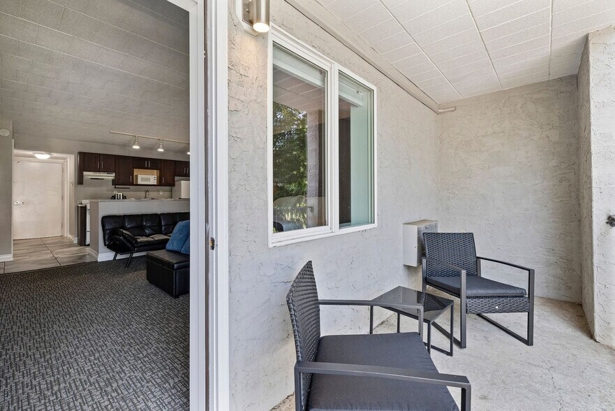 Building Photo - 30 U.S. 9W-SI ID1466834P