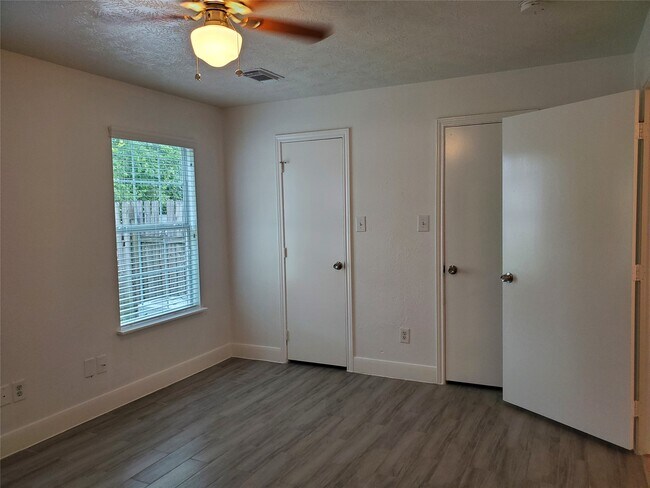 Building Photo - 5319 Cherie Crest Ct