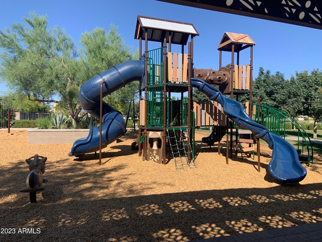 Building Photo - 2029 W Kinfield Trail