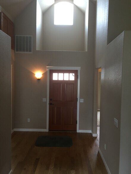 Building Photo - 1023 Rainwood Ln