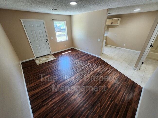 Building Photo - 15402 Co Rd 1501