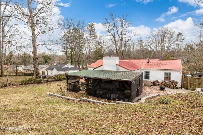 Building Photo - 319 Hermitage Dr