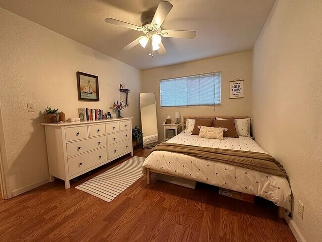 Building Photo - 1564 Hollenbeck Ave