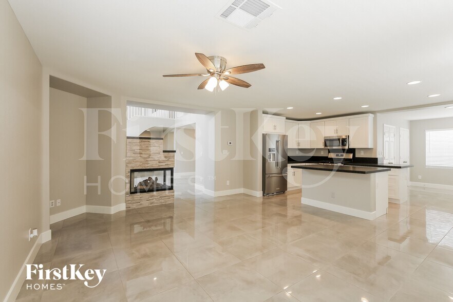 Building Photo - 8248 Mesa Bloom St